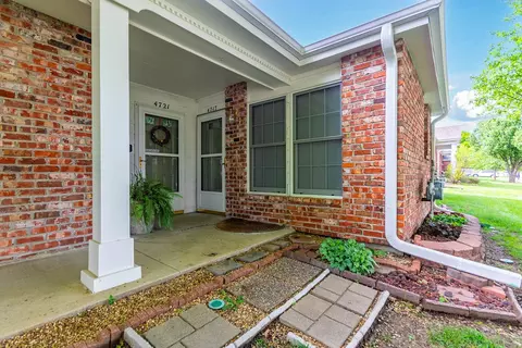4717 Brandon Woods St, Columbia, MO 65203