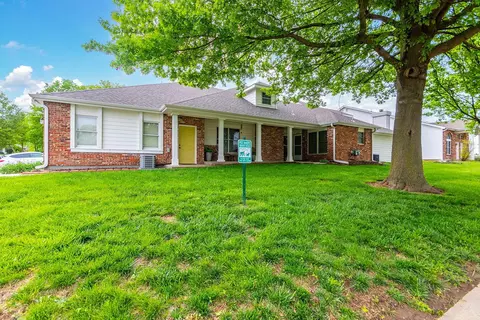 4717 Brandon Woods St, Columbia, MO 65203