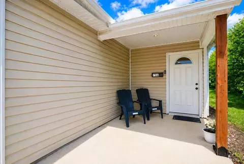 Exterior - 706 Bluff St, Fulton, MO 65251 photo 3 of 5