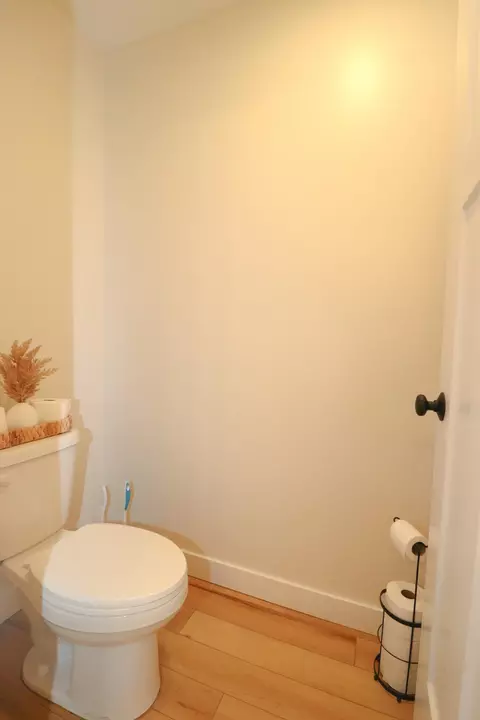 Bath - 706 Bluff St, Fulton, MO 65251 photo 3 of 4