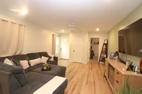 Entry Way - 706 Bluff St, Fulton, MO 65251 photo 1 of 1