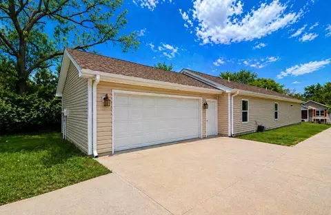 Exterior - 706 Bluff St, Fulton, MO 65251 photo 2 of 5