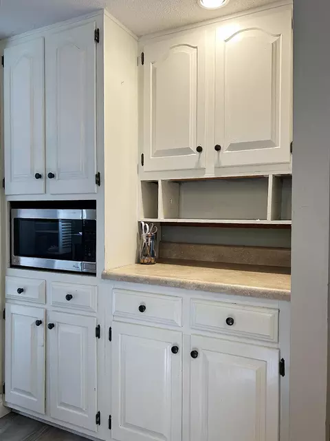 Kitchen - 4900 Eagle Ridge Rd, Columbia, MO 65201 photo 2 of 5