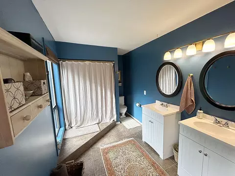 Bath - 4900 Eagle Ridge Rd, Columbia, MO 65201 photo 1 of 2