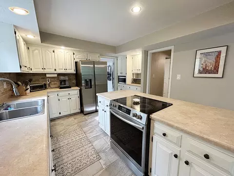 Kitchen - 4900 Eagle Ridge Rd, Columbia, MO 65201 photo 1 of 5