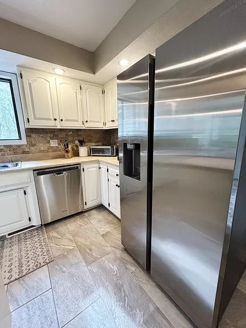 Kitchen - 4900 Eagle Ridge Rd, Columbia, MO 65201 photo 4 of 5
