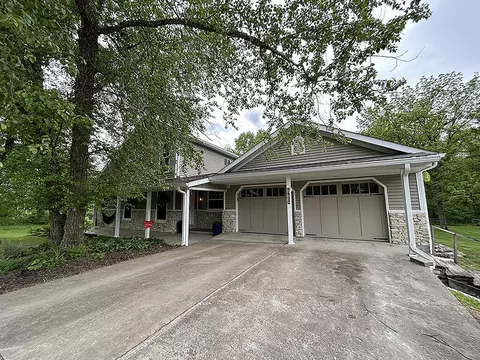 Exterior - 4900 Eagle Ridge Rd, Columbia, MO 65201 photo 2 of 11