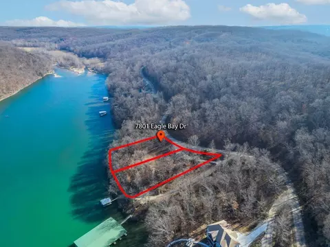 7801 Eagle Bay Dr, Gravois Mills, MO 65037