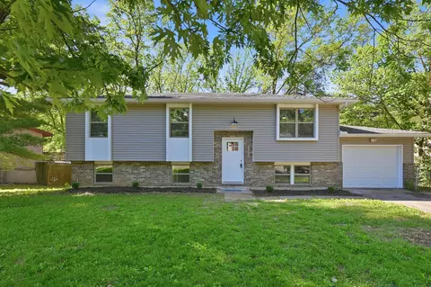 8300 W South Trails Dr, Columbia, MO 65202