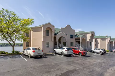 92 Emerald Bay Dr #2C, Lake Ozark, MO 65049