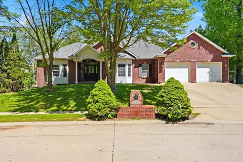 2709 Chapel Wood Ter, Columbia, MO 65203