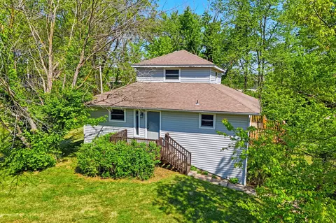 8203 W South Trails Dr, Columbia, MO 65202