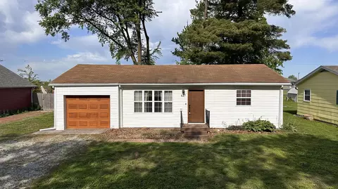 627 S Central St, Centralia, MO 65240