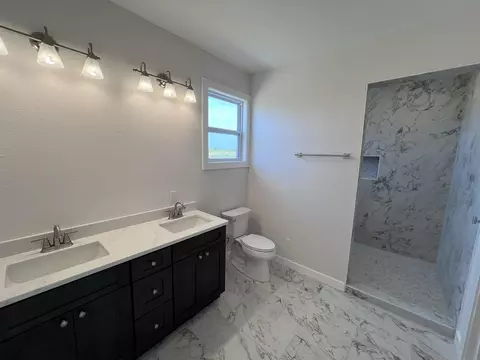 Bath - 2437 Kirk Dr, Holts Summit, MO 65043 photo 2 of 8