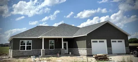 2437 Kirk Dr, Holts Summit, MO 65043