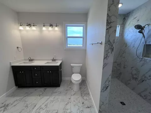 Bath - 2437 Kirk Dr, Holts Summit, MO 65043 photo 3 of 8