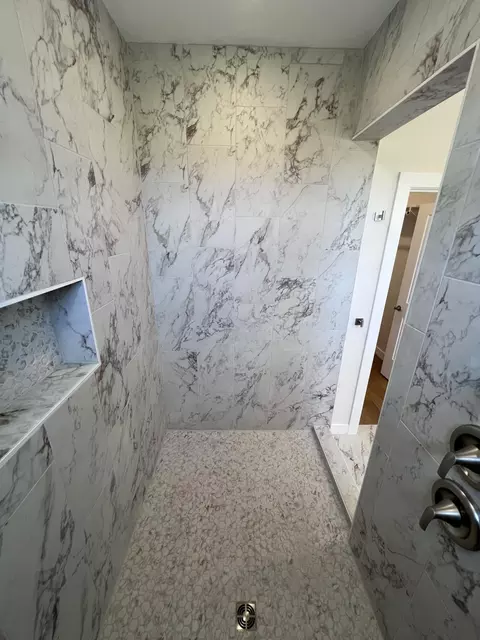 Bath - 2437 Kirk Dr, Holts Summit, MO 65043 photo 5 of 8