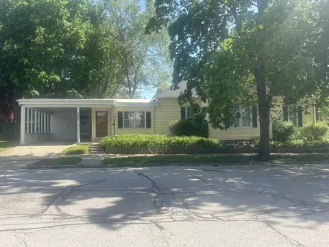 202 3rd St, Boonville, MO 65233