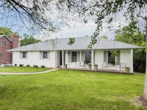 1443 Satinwood Dr, Jefferson City, MO 65109