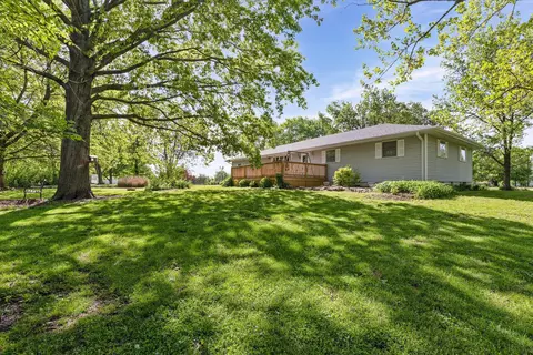 5200 Eagle Ridge Rd, Columbia, MO 65201