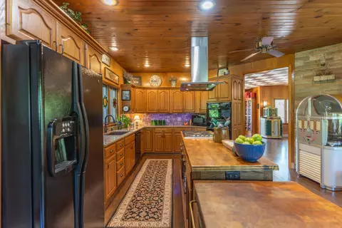 Kitchen - 1 Stone Ave, Moberly, MO 65270 photo 3 of 5