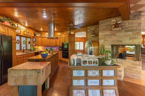 Kitchen - 1 Stone Ave, Moberly, MO 65270 photo 2 of 5