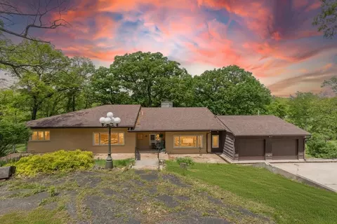 Exterior - 1 Stone Ave, Moberly, MO 65270 photo 1 of 10