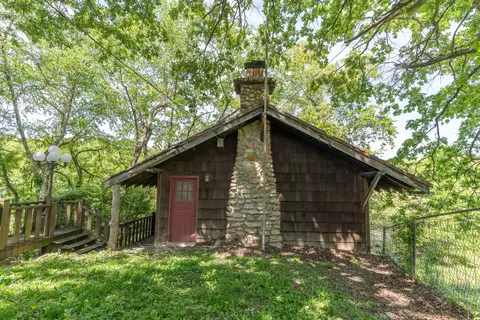 Exterior - 1 Stone Ave, Moberly, MO 65270 photo 7 of 10