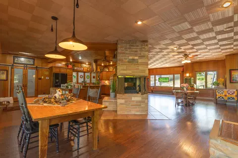 Dining - 1 Stone Ave, Moberly, MO 65270 photo 1 of 2