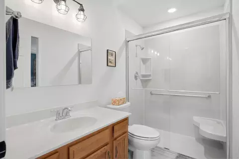 Bath - 108 W Johnson Ave, Ashland, MO 65010 photo 1 of 1