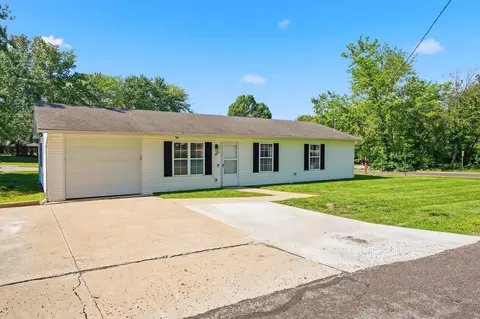 Exterior - 108 W Johnson Ave, Ashland, MO 65010 photo 3 of 4