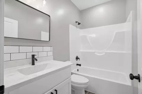 Bath - 16 Larrys Ln, Cairo, MO 65239 photo 2 of 2