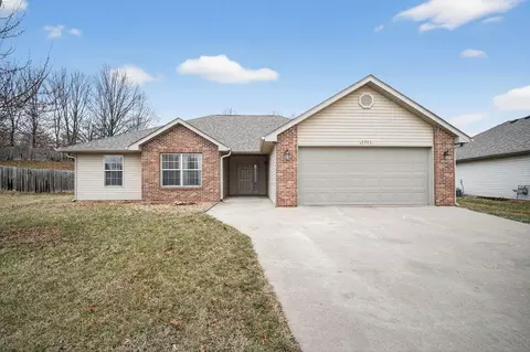 4905 Sandstone Dr, Columbia, MO 65202