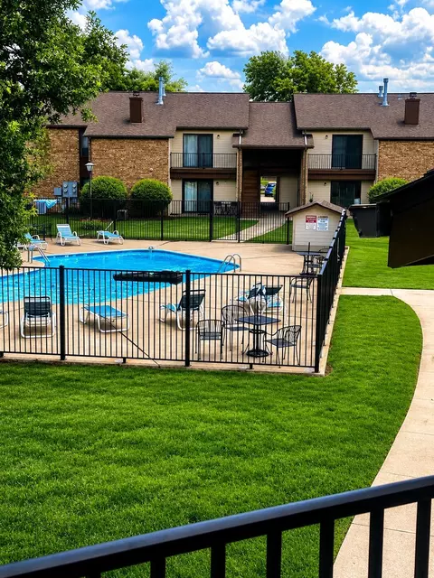 1883 N Waterfront Dr #H, Columbia, MO 65202
