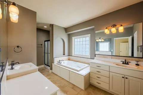 Bath - 3502 Longfords Mill Dr, Columbia, MO 65203 photo 1 of 2