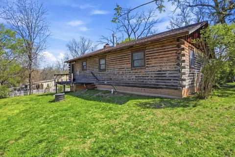 Exterior - 702 High St, Arrow Rock, MO 65320 photo 7 of 13