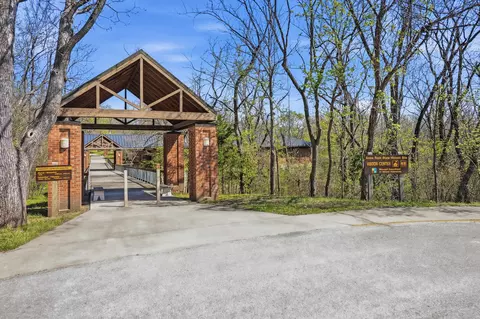 Exterior - 702 High St, Arrow Rock, MO 65320 photo 9 of 13
