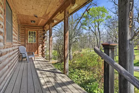 Exterior - 702 High St, Arrow Rock, MO 65320 photo 6 of 13