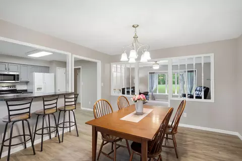 Dining - 3855 State Road Aa, Tebbetts, MO 65080 photo 3 of 3
