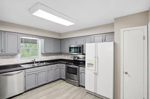 Kitchen - 3855 State Road Aa, Tebbetts, MO 65080 photo 2 of 5