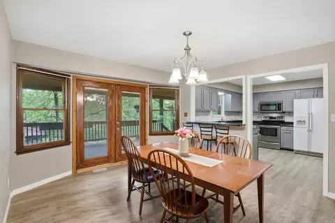 Dining - 3855 State Road Aa, Tebbetts, MO 65080 photo 2 of 3