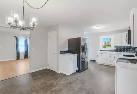 Kitchen - 1001 Chippewa Dr, Fulton, MO 65251 photo 3 of 3