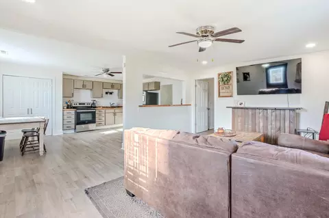 447 W Highway W, Eldon, MO 65026 photo 5