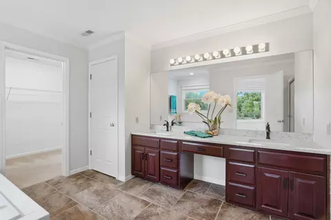 Bath - 1901 Bluff Pointe Dr, Columbia, MO 65201 photo 2 of 5