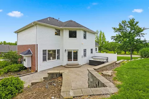 Exterior - 1901 Bluff Pointe Dr, Columbia, MO 65201 photo 2 of 8