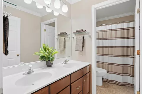 Bath - 1901 Bluff Pointe Dr, Columbia, MO 65201 photo 4 of 5