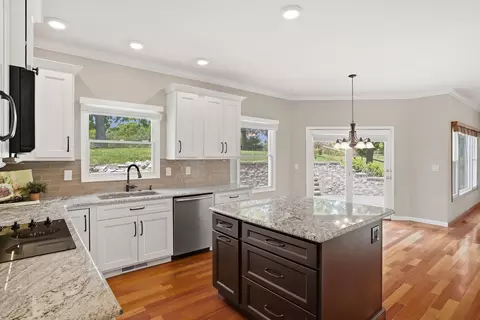 Kitchen - 1901 Bluff Pointe Dr, Columbia, MO 65201 photo 4 of 7