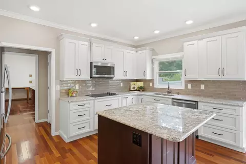 Kitchen - 1901 Bluff Pointe Dr, Columbia, MO 65201 photo 3 of 7