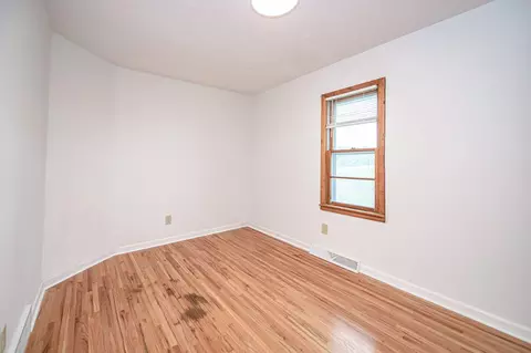 Bedroom - 910 E Saint Eunice Rd, Fulton, MO 65251 photo 4 of 4