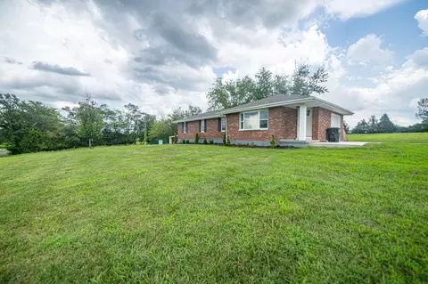 Exterior - 910 E Saint Eunice Rd, Fulton, MO 65251 photo 5 of 6